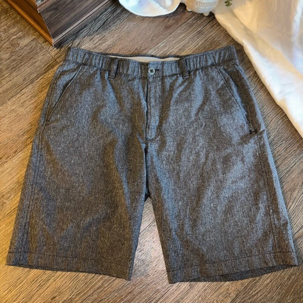 Under Armour Men's Charcoal Flat Front golf Shorts